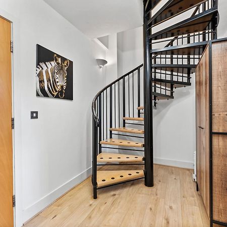 30 Percent Off! Lovely Yorkshire Duplex - Sleeps 6 - Netflix Dewsbury Exterior photo