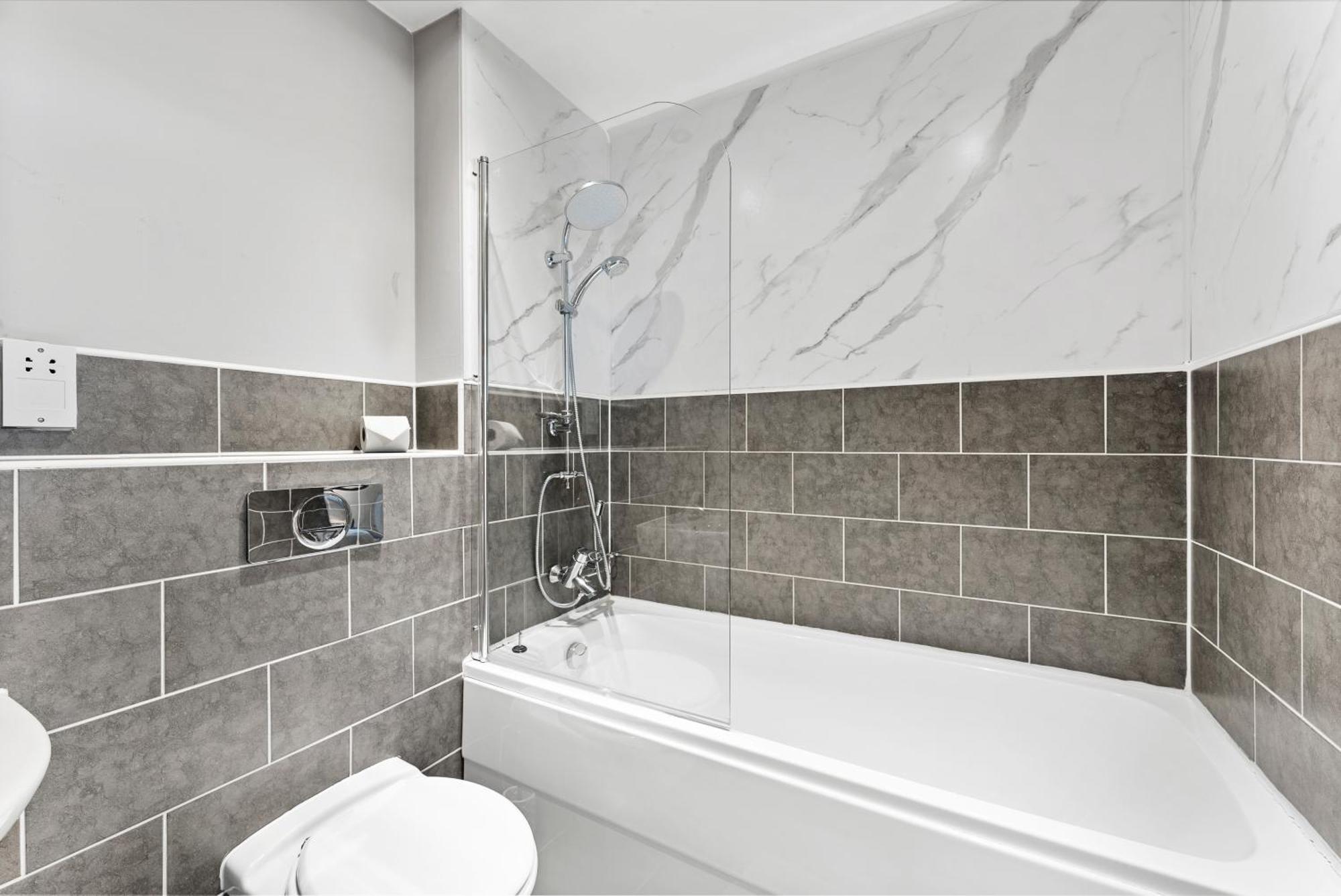 30 Percent Off! Lovely Yorkshire Duplex - Sleeps 6 - Netflix Dewsbury Exterior photo